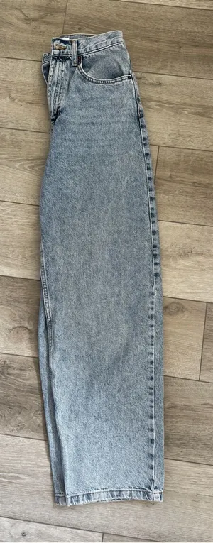 Topshop Light Blue Boyfriend Jeans thumbnail 1