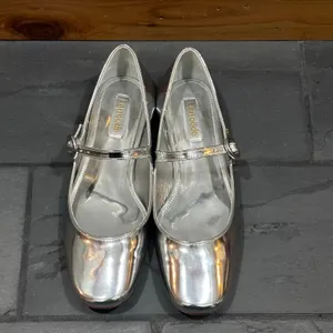 Larroude Blair Silver Metallic Patent Mary Jane Flat - size 7 thumbnail 2
