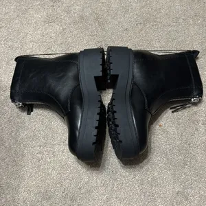 Arizona Black Xander Front Zipper Chunky Motorcycle Boots Size 8 thumbnail 3