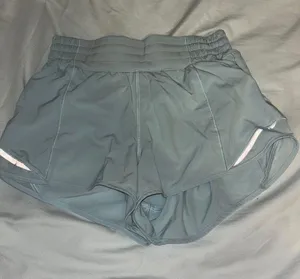 Lululemon Hotty Hot Short 2.5” thumbnail 1
