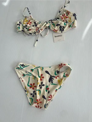 Honey swimsuit NWT White Floral Tie-Front Bikini Set bottoms S Top is XL thumbnail 3