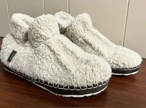 L.L. Bean women’s Sherpa slippers size 10 medium thumbnail 1