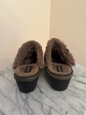 Crocs Cobbler EVA Lined Clogs Women’s Size 6 Black Faux Fur Comfort Shoes thumbnail 4