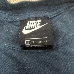 Nike Dark Speckled Blue Long Sleeve Crewneck Crop Top Size XS thumbnail 3