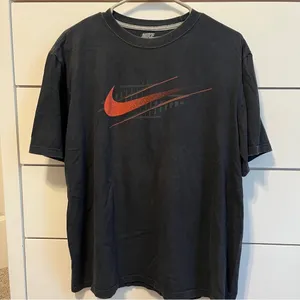 Vintage Nike Graphic T Shirt thumbnail 2