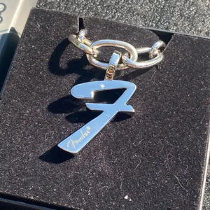 💎🩶 Vintage 1990s 90s NWT Fender Stainless Steel Silver Tone Metal Big 7 / F Pendant Chain and Necklace $19.99 🩶💎 thumbnail 5