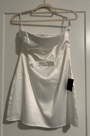 Lulus Adorable Chicness White Satin Strapless Bow Mini Dress thumbnail 5