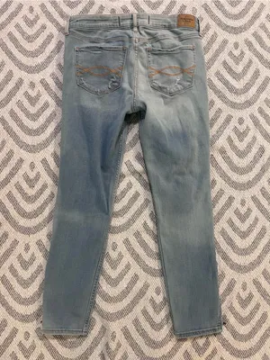 ABERCROMBIE & FITCH Women’s Distressed Skinny Fit Light Wash Blue Denim Jeans 10 thumbnail 5