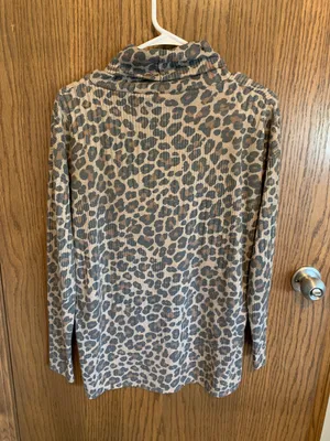 Leopard Print Turtle Neck thumbnail 2