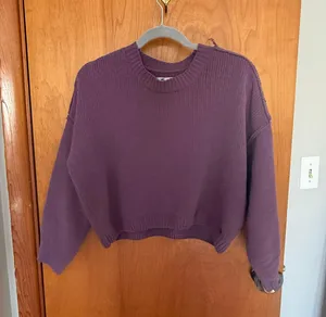 Sweater thumbnail 1