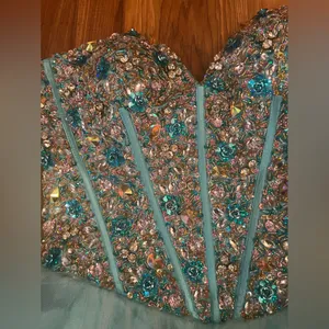 Terani couture 💃🏻PROM DRESS💃🏻SWEET 16 size 4 thumbnail 8