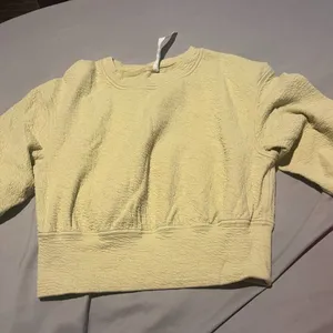 Lululemon Textured Crewneck Pullover Color is a Dew Green Size 4‎ thumbnail 6