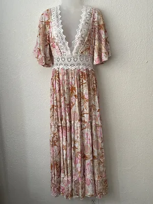 Saints + Secrets Size M Floral Crochet Trim Ruffle Tiered Maxi Dress thumbnail 4