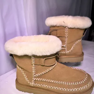 UGG Tan Winter Boots with Cream Fur thumbnail 2
