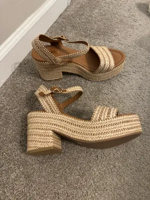 Soda Castle open toe ankle strap wedge size 7 thumbnail 3