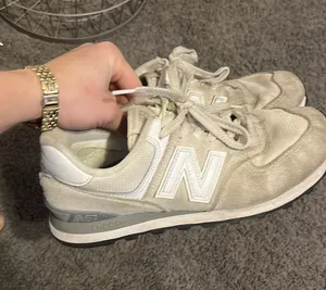 New Balance Shoes Women’s thumbnail 1