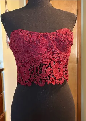Kimchi Blue burgundy floral crocheted bustier top size L festival boho thumbnail 1