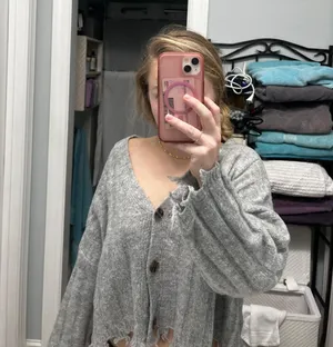 Sweater thumbnail 1