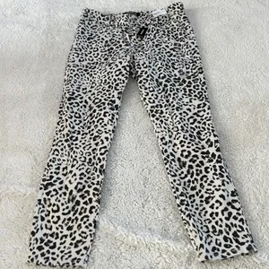 NWT Express Womens Sz 12 Cheetah Mid Rise Ankle Pants Teacher Cotton Fun Casual thumbnail 2