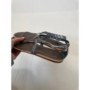 UGG Brown Grey Leather Thong Sandals Womens 8 Casual Summer Flat Beachy Shoes thumbnail 2