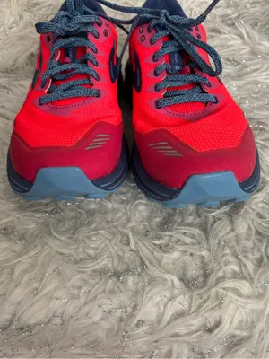 Brooks Cascadia 16 Women’s Red And Navy Running Shoes Size 8USA thumbnail 5