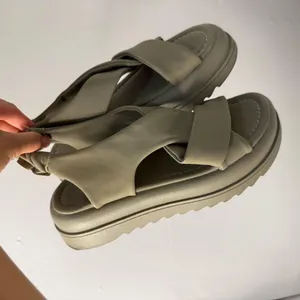 Women Minimalist Flatform Slingback Sandal thumbnail 3