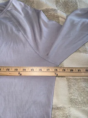 NWOT Vuori Pose‎ Crew long-sleeve top in lavender size L thumbnail 4