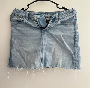 American Eagle Jean Skirt Size 2 thumbnail 1