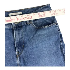 Levi's Classic Straight Leg Medium Wash Blue Jeans Womens Size 8 Mid Rise thumbnail 6