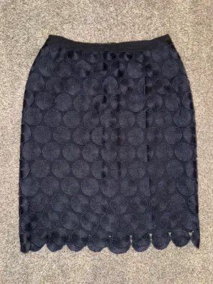 Ann Taylor Black Laser Cut Circle Lace Pencil Skirt Size 2 thumbnail 1
