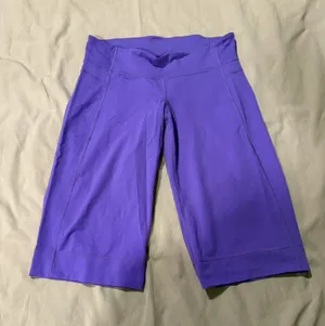 Lululemon Clam Digger II Power Purple Sz 10 Crop Yoga Pant‎ Capri Stretch Gym thumbnail 1