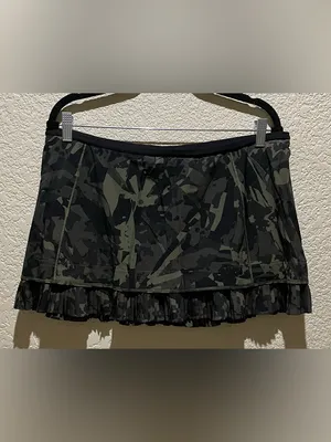 Lululemon City Sky Run By Skirt Black Camo Pleated skirt Size 12 thumbnail 5