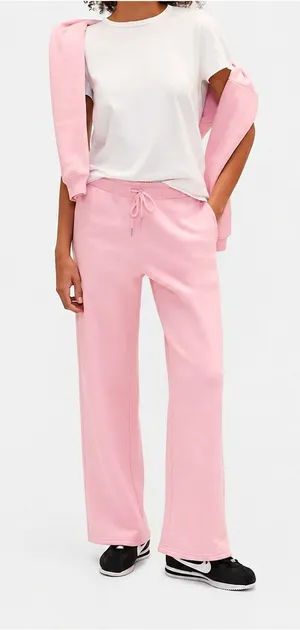 Gap Relaxed Straight-Leg Sweatpants in Pure Pink Fleece Size Small Lounge- NWT thumbnail 1