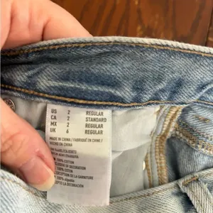 American Eagle Mom Jean Cutoff Shorts Distressed Size 2 Light Wash thumbnail 5