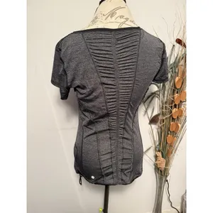 Lululemon short-sleeved running Reversible shirt Grey/Neckline unique pattern 8‎ thumbnail 3