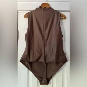 Skims Elegant Brown Disco Mock neck Sleeveless Bodysuit Size 3X NWT‎ thumbnail 2