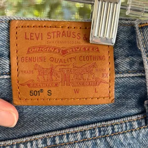 Levi’s 501 S Women's Distressed Button Fly Skinny Jeans Size 27/28 thumbnail 4
