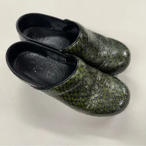 Sanita Green Croc Embossed Slip On Clogs Comfort Shoes Womens 36 Nursing Shoes thumbnail 2