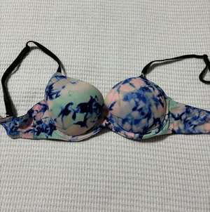 Victoria's Secret Bra thumbnail 3