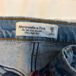 Abercrombie & Fitch The 90s Slim Straight Ultra High Rise Jeans thumbnail 3
