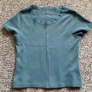 Aeropostale Women's Greeny Lace Trim Tee thumbnail 1
