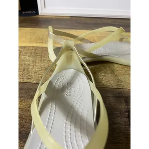 Crocs Sandals Womens 4 Isabella Pale Yellow Gold Strappy Slip On‎ Gladiator thumbnail 8