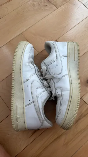 Nike Air Force 1 thumbnail 1