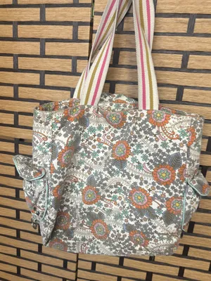 Floral shoulder bag thumbnail 2