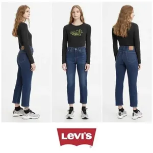 Levi’s Wedgie Straight Jeans Denim Button Fly Stretch Dark Wash Size 29 thumbnail 13