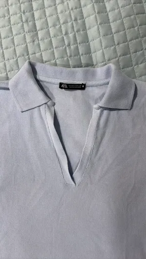 Zara Cropped Polo V-Neck thumbnail 2