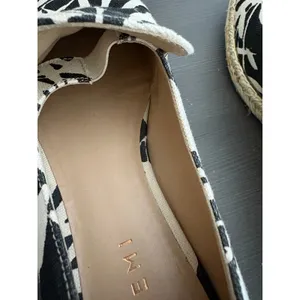M.Gemi Espadrilles Agio 39.5 Black White Tropical Floral Print Slip On Loafers thumbnail 10