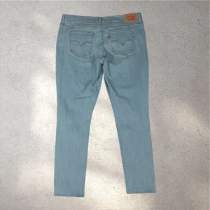 Levi's 311 Shaping Skinny Jeans Women's 34 Light Wash Stretch Denim Minimalist thumbnail 2