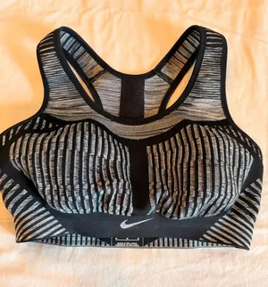 Nike Flyknit Sports Bra Women’s M Black Gray Seamless Racerback AJ4047-014 thumbnail 1