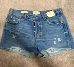 Universal Threads Mini cut-off shorts thumbnail 1